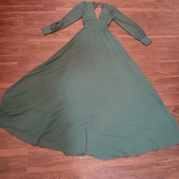 Elegant Green Long Sleeve Dress - Picture 4 of 11